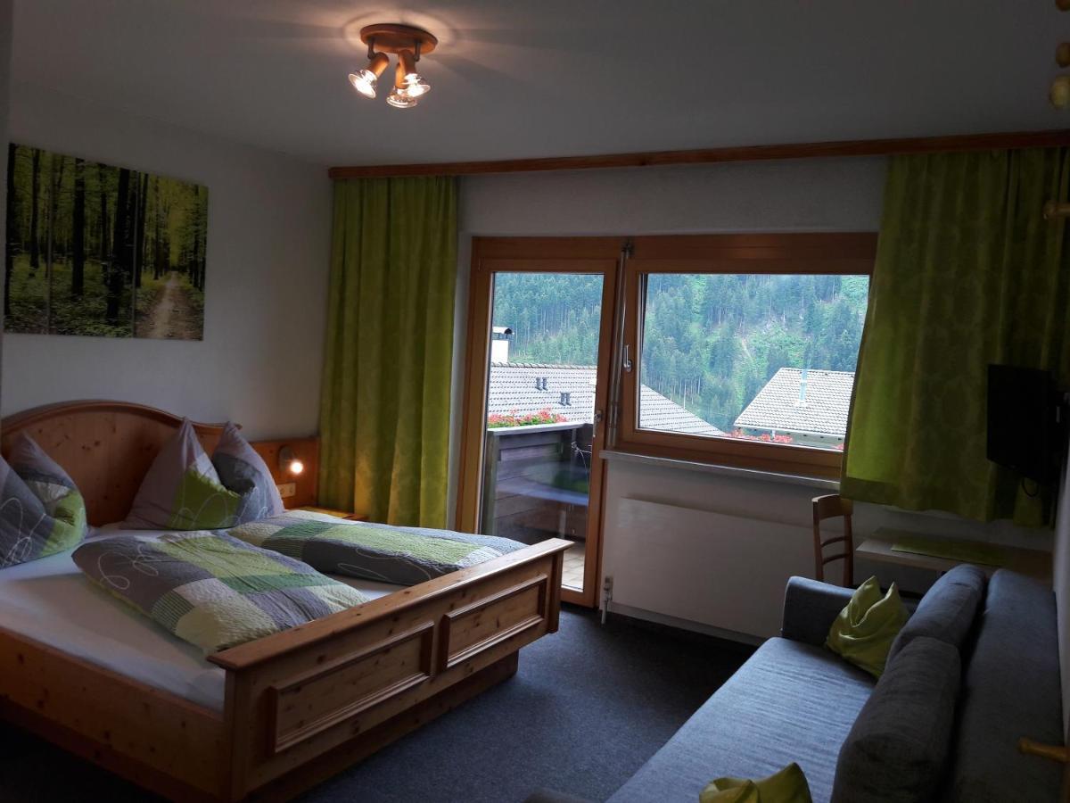 Haus Lifinar - Carmen Juen Apartment Sankt Gallenkirch Bagian luar foto