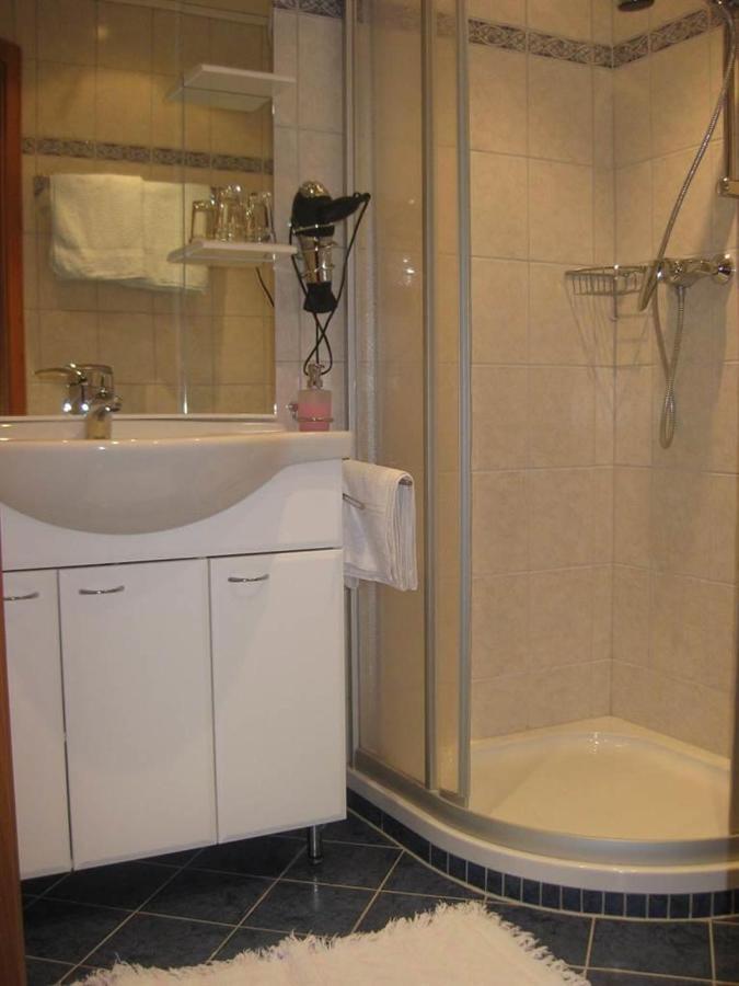 Haus Lifinar - Carmen Juen Apartment Sankt Gallenkirch Bagian luar foto